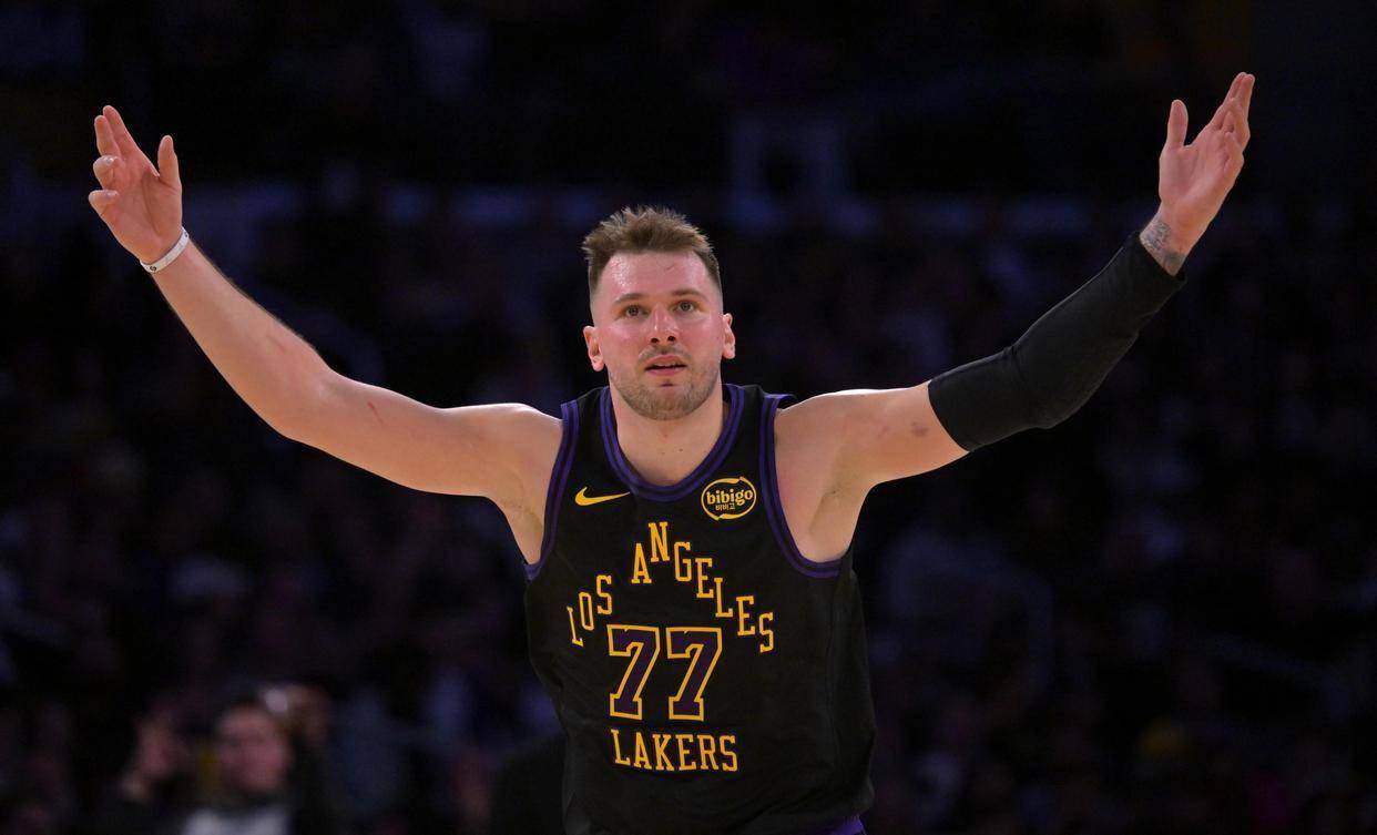 里夫斯八村塁双双伤停湖人侧翼崩盘！富保罗隔空喊话：再不补强就